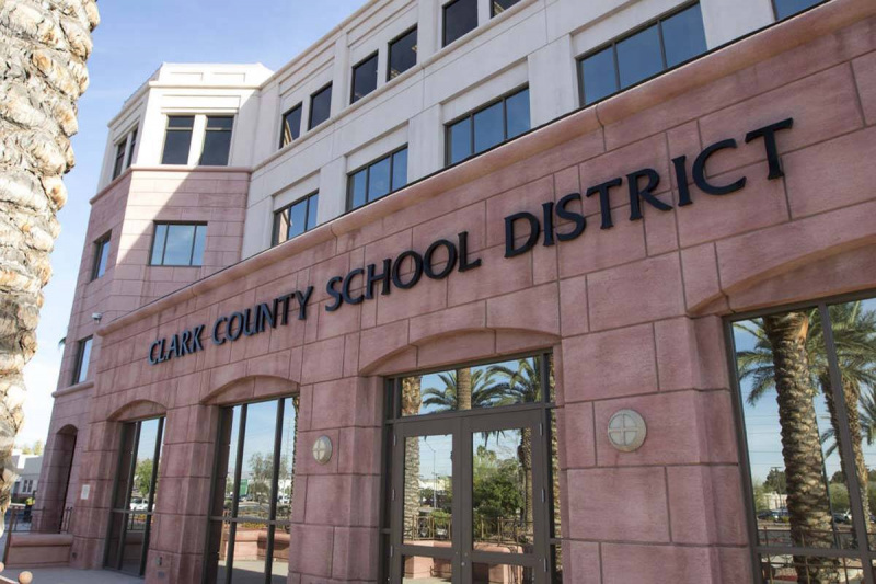 CCSD skole suspensioner dip; embedsmænd søger at forbedre sig endnu mere